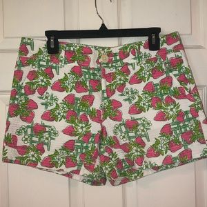 Lilly Pulitzer rare creme fraiche strawberry short